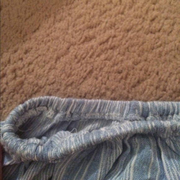 Extremely flexible on the shoulder tee shirt! - Picture 3 of 3