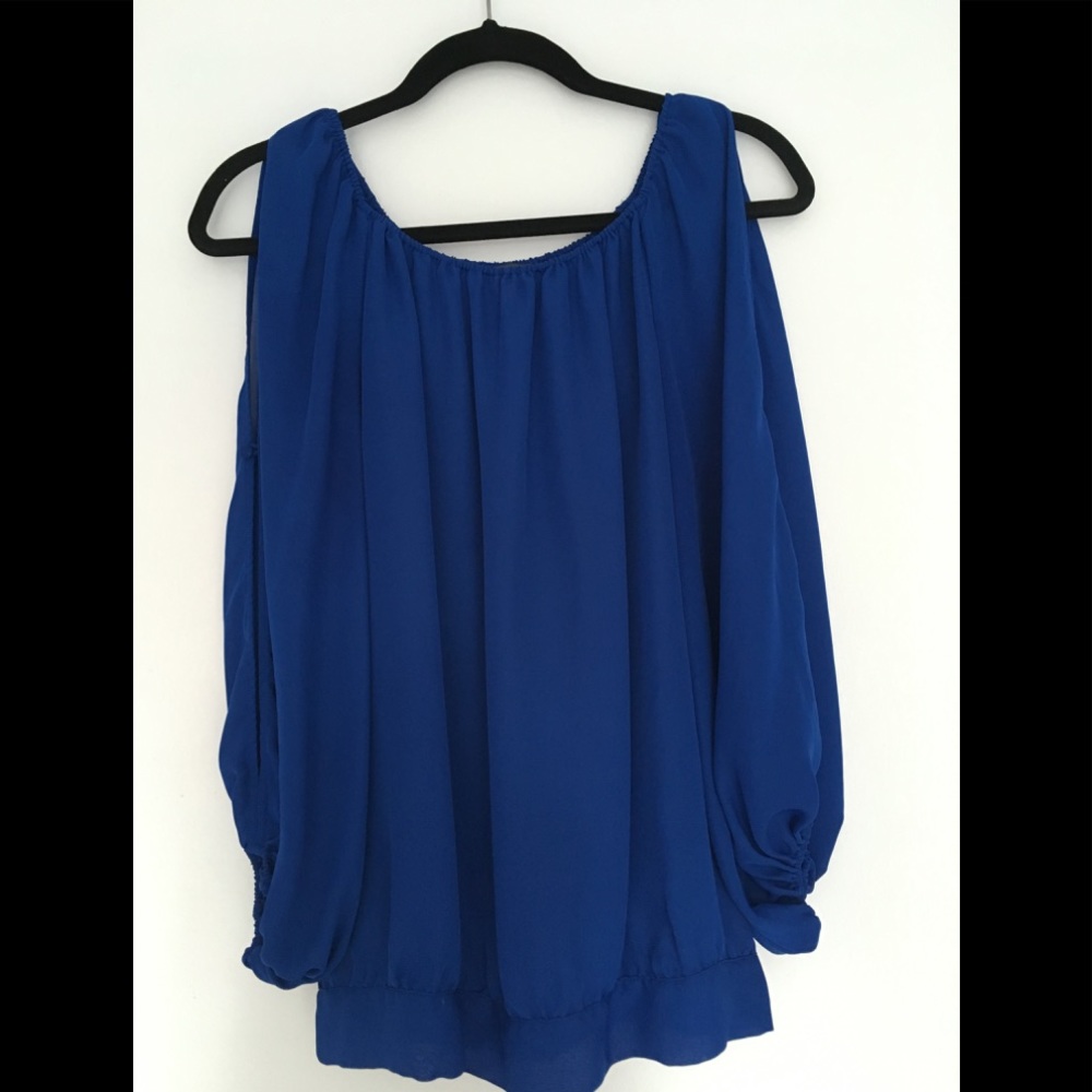 Vince Camuto cold shoulder blouse