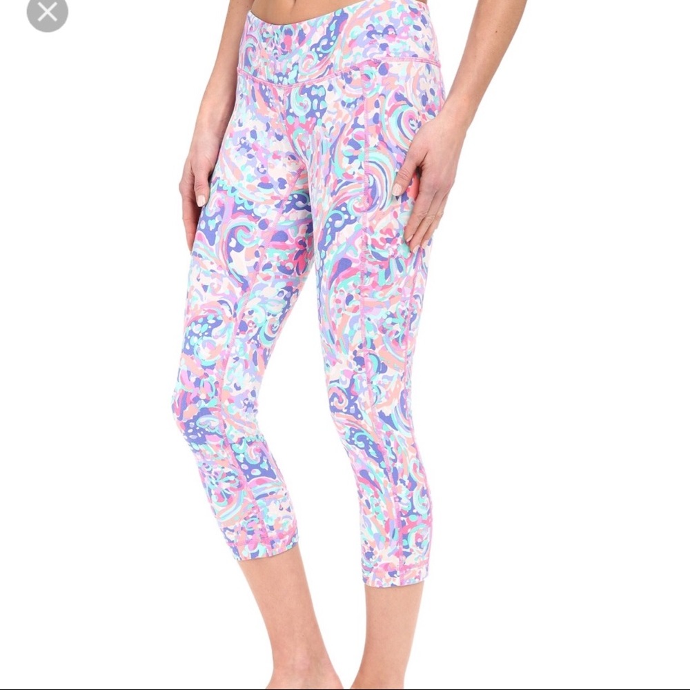 ‼️SOLD ‼️Lilly Pulitzer luxletic weekender cropped