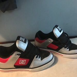 Black / silver / red D.C. Skate shoes
