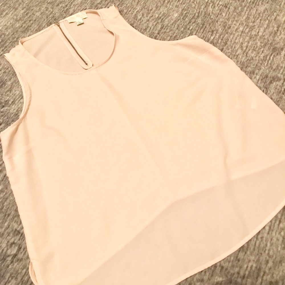SOLD❗️❗️❗️❗️Light pink shirt.
