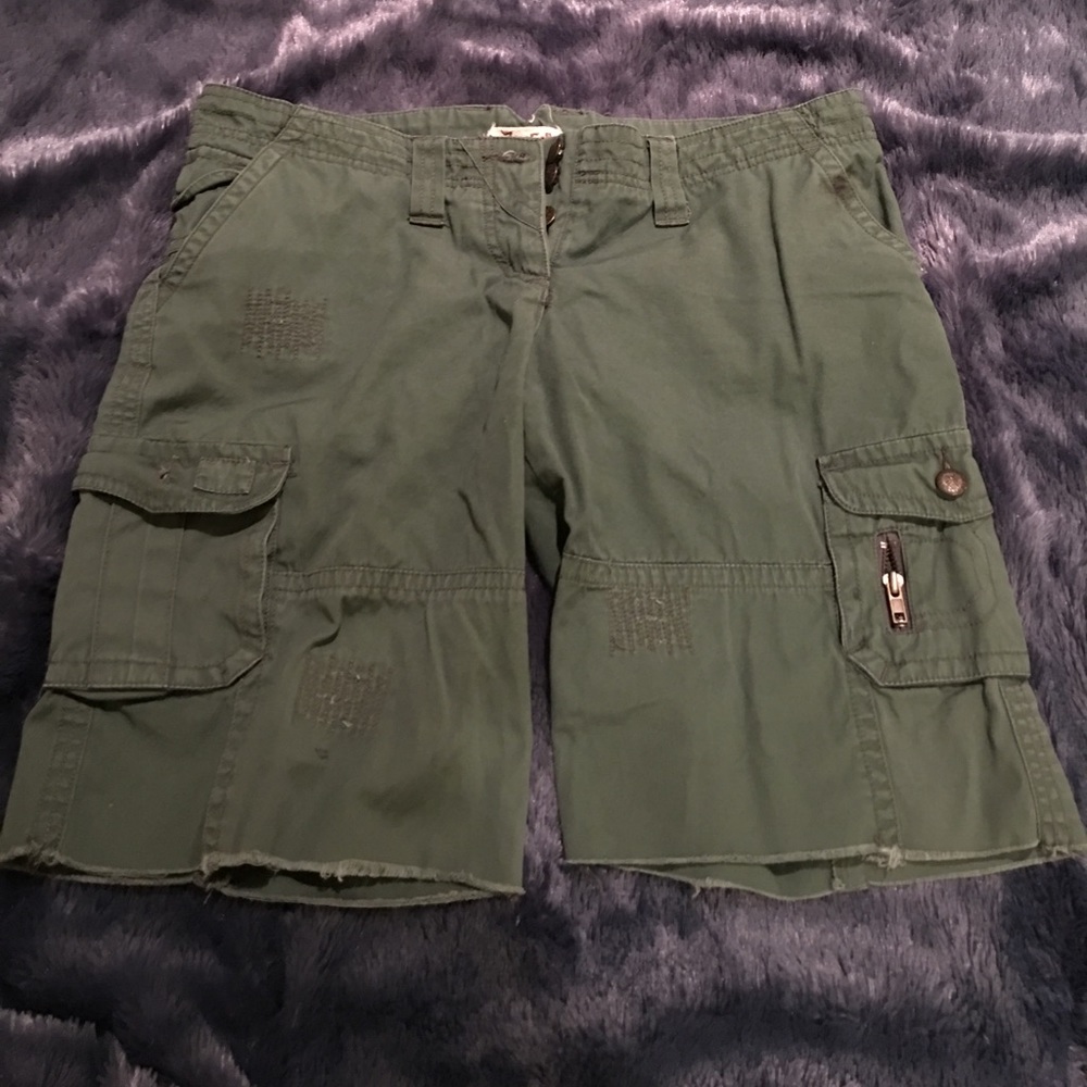 Juniors army green cargo style cut-offs