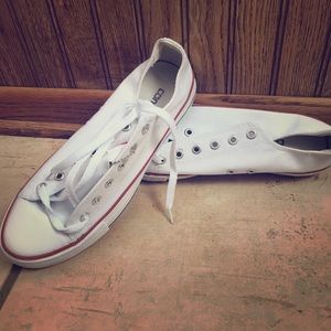 NWOT Brand New White Converse size 9