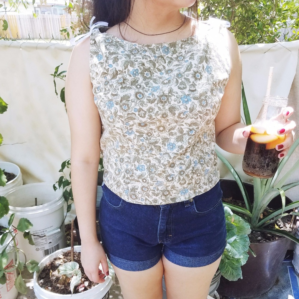 Vintage  Floral 1960s Sleeveless Blouse Size L