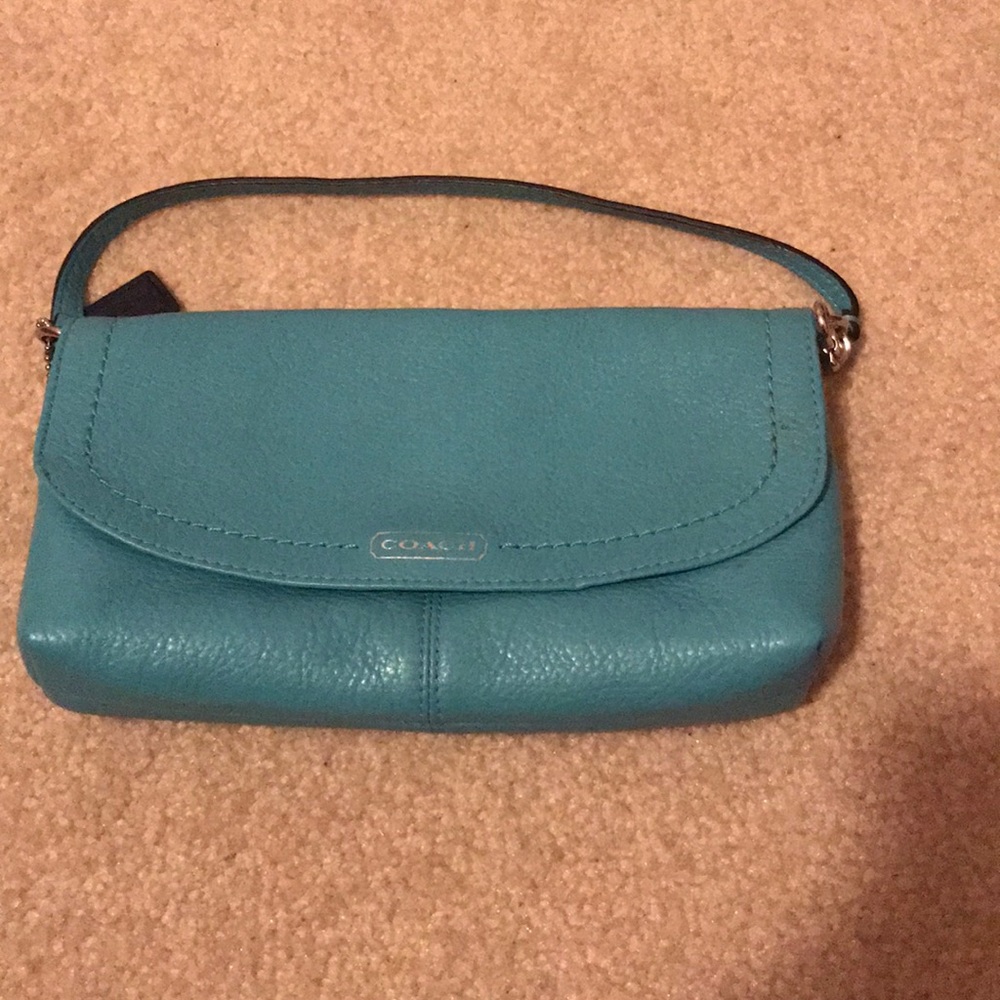 AUTHENTIC Coach Clutch with strap!!!