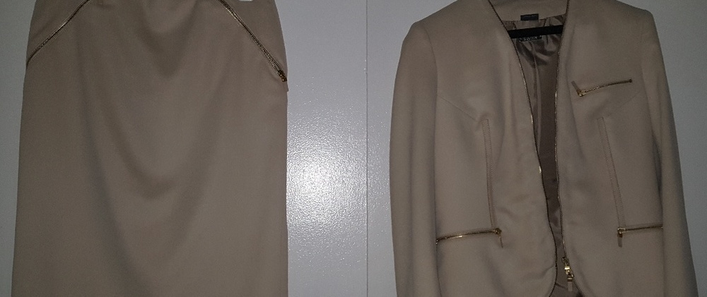 Alexander McQueen beige wool suit