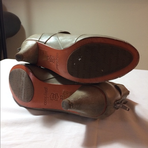 Coupleof leather gray booties - Picture 6 of 8