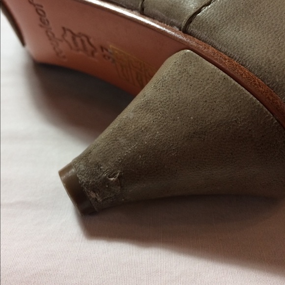 Coupleof leather gray booties - Picture 8 of 8