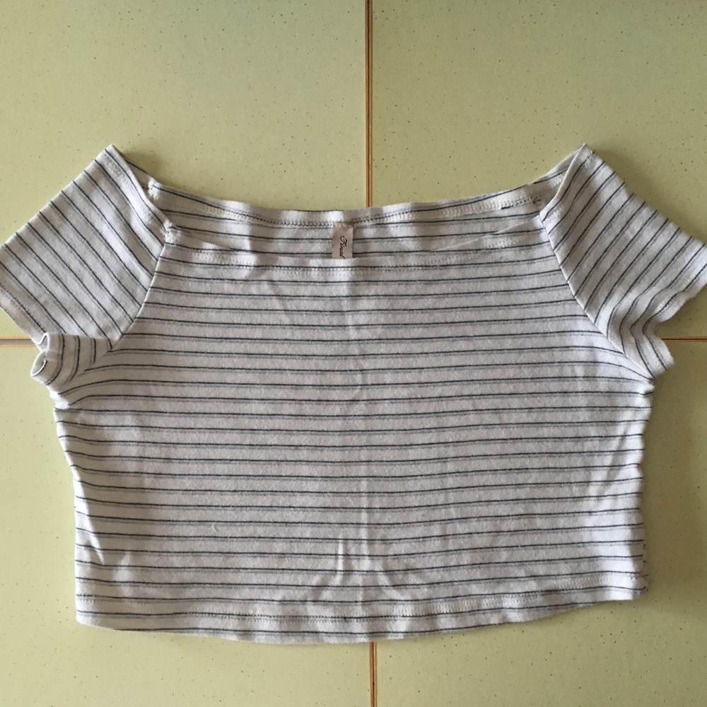 creamy bardot crop tee striped 90s off shoulder 🍊