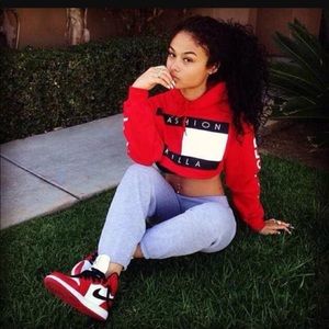 Tommy Hilfiger / fashion Killa cropped hoodie