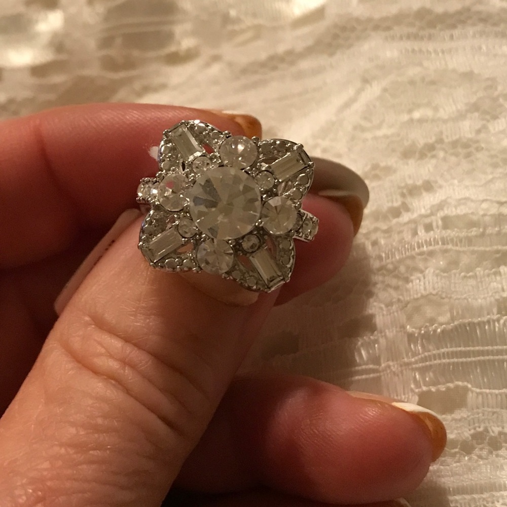 Lia Sophia Size 6 Ring