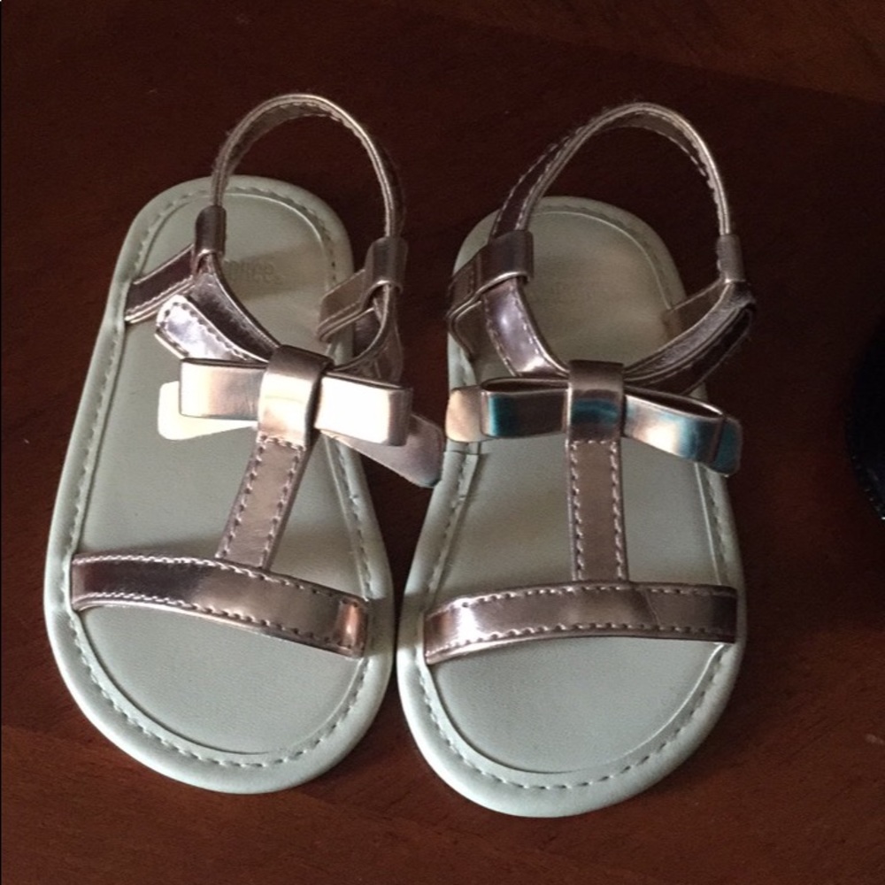 Size 6-9 months infant shoe