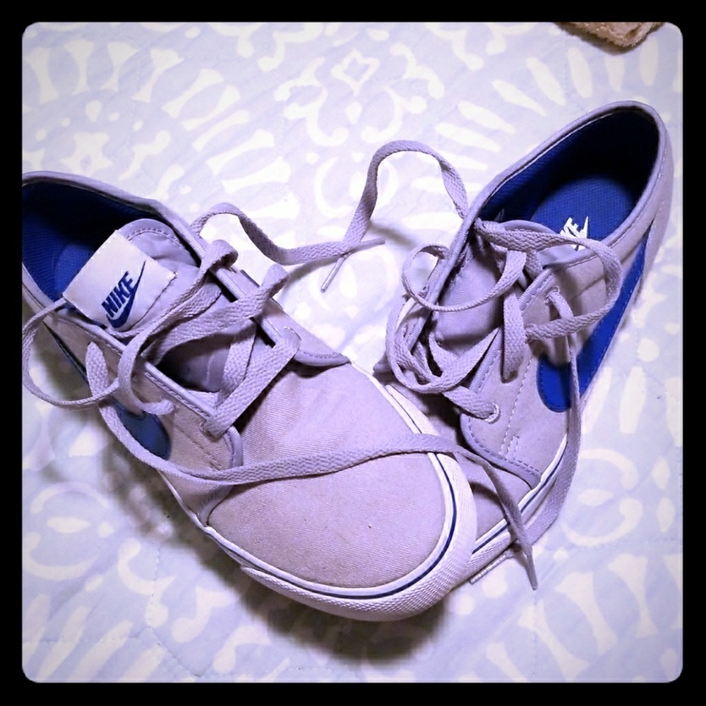 Nike sneakers (kids)