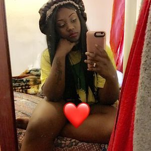 Meet your Posher, Salena