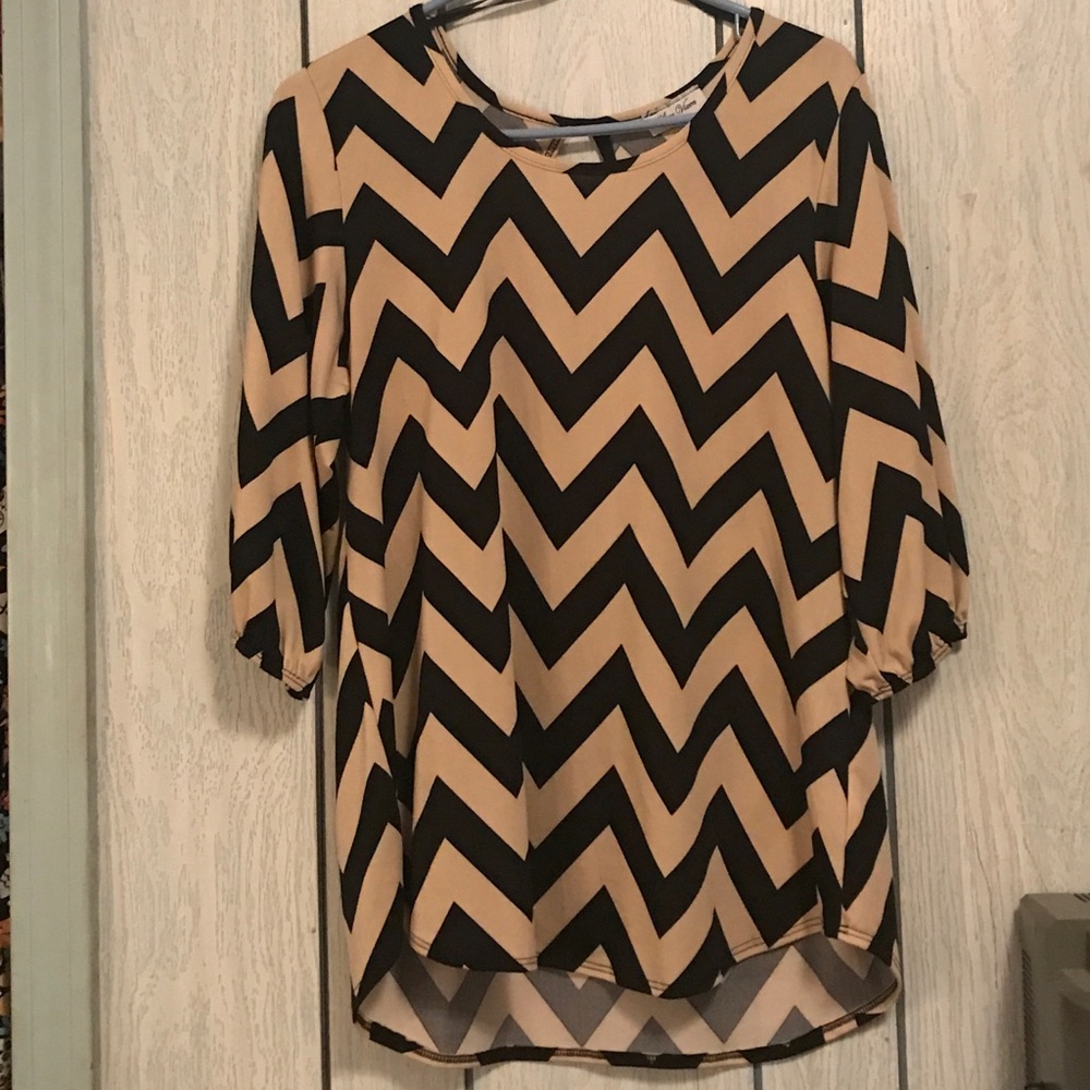 Black and Tan Chevron XL blouse