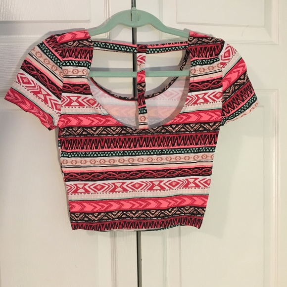 Patterned Crop Top - Picture 2 of 3