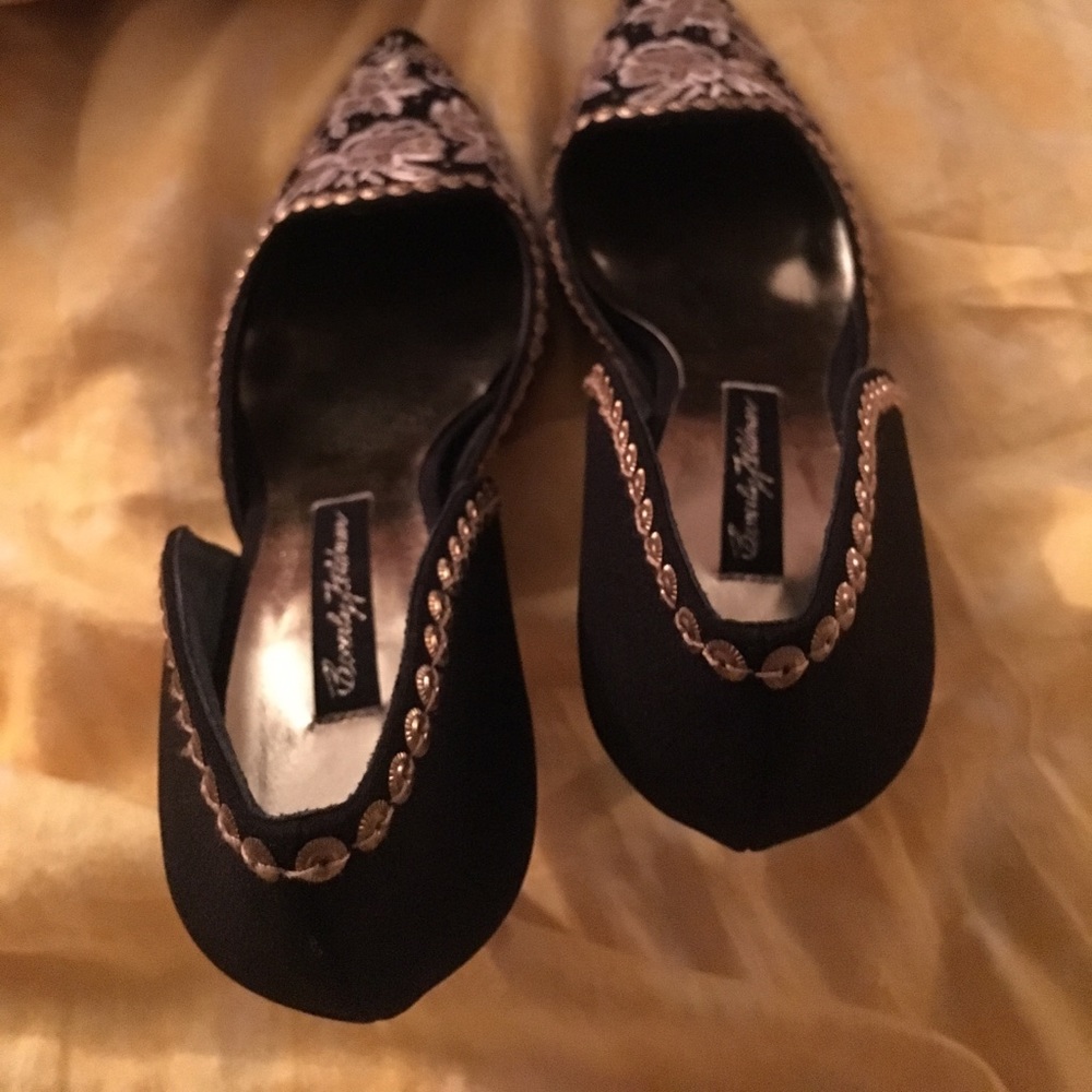 beverly feldman embroidery heels - Picture 5 of 6