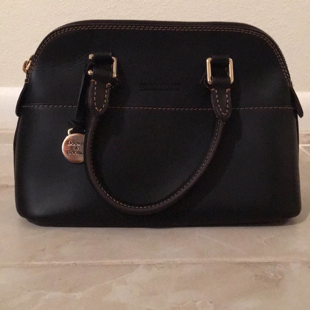 Dooney & Bourke hand bag