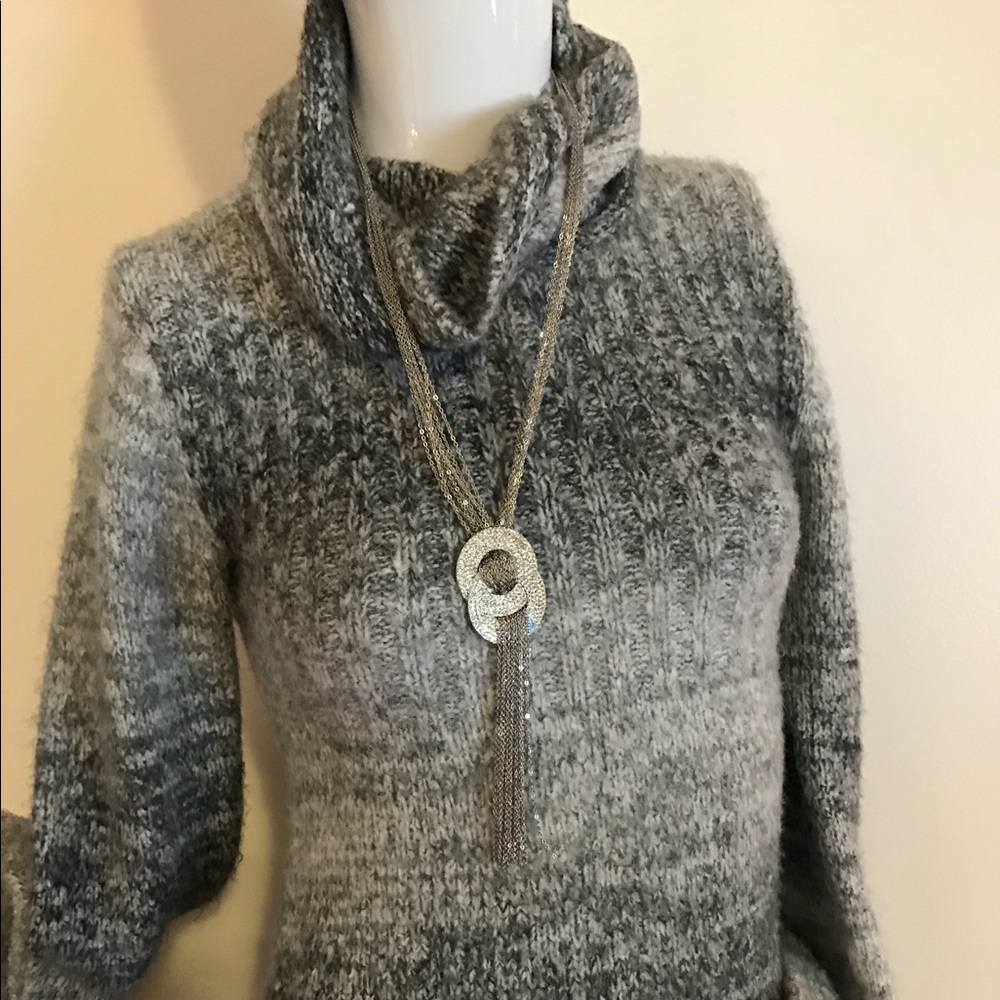 🎉🎉 flash sale! scoop neck sweater shirt