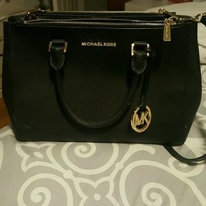 Michael kors black purse