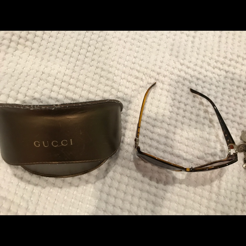 Gucci oversized sunglasses