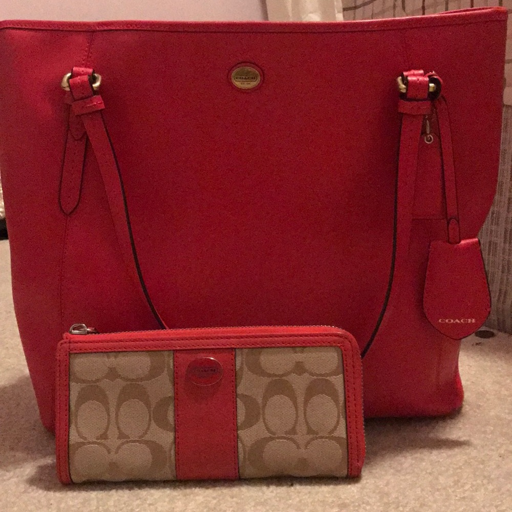 AUTHENTIC COACH BAG AND MATCHING WALLET BUNDLE