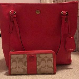 AUTHENTIC COACH BAG AND MATCHING WALLET BUNDLE