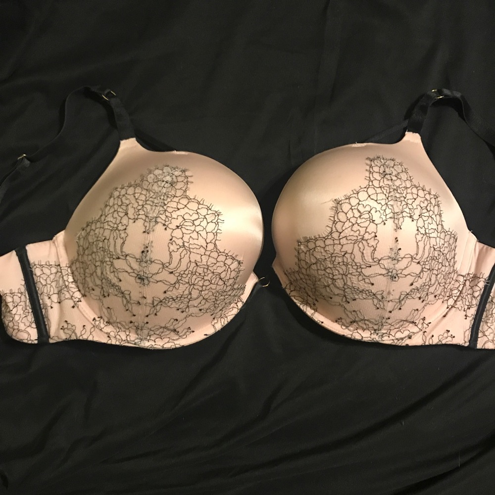38dd Victoria's Secret