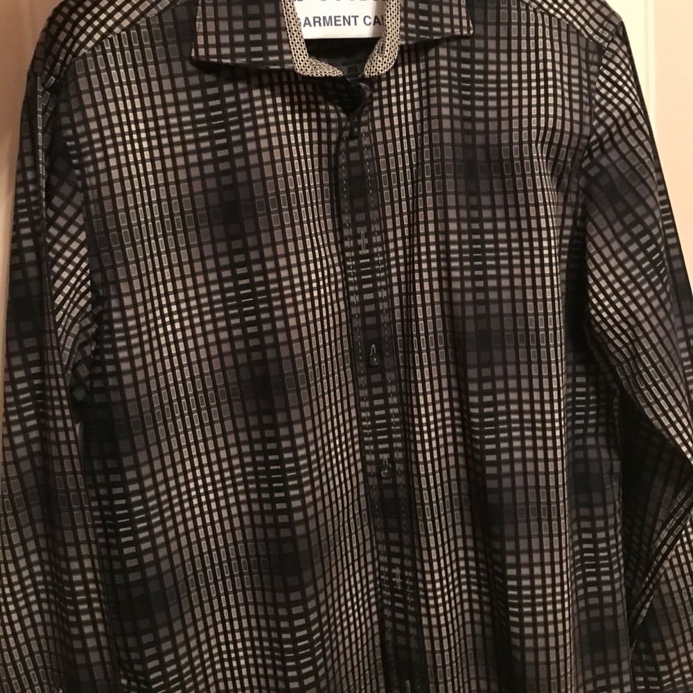 Casual/dress shirt to stand out of the crowd