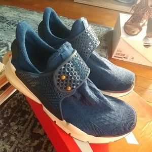 Nike sock dart size 7 euc