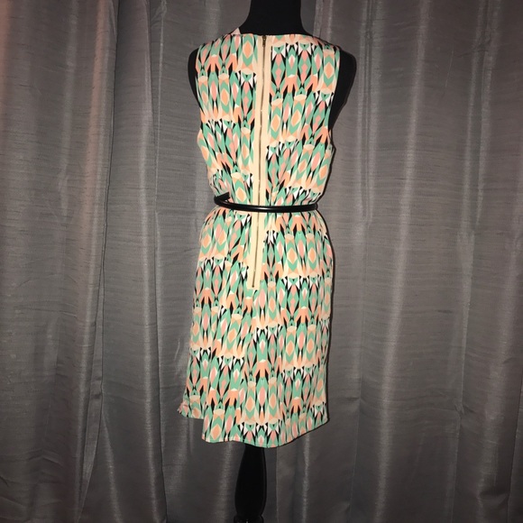 Mod Printed Shift Dress - Picture 2 of 5