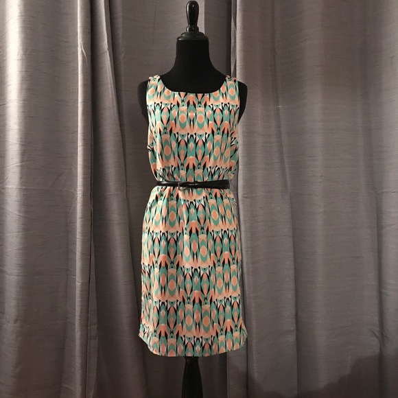 Mod Printed Shift Dress - Picture 5 of 5
