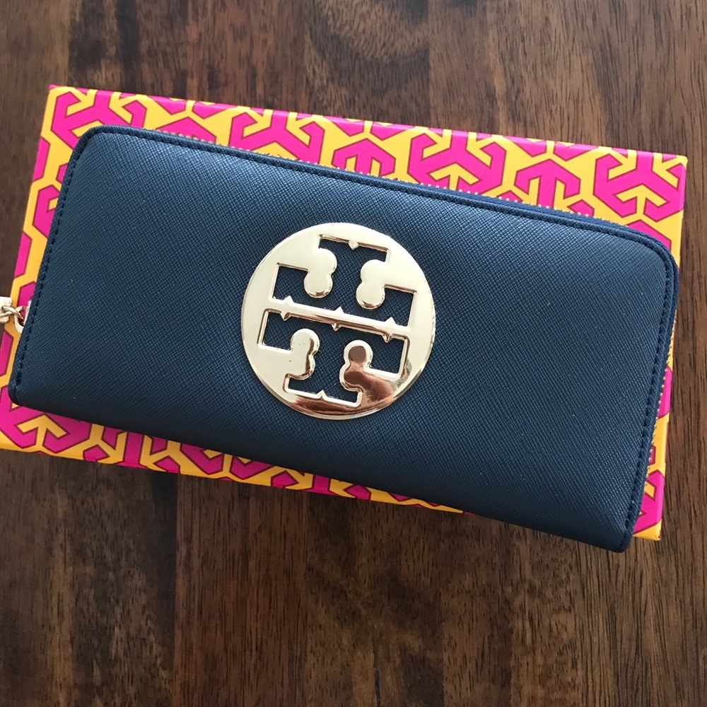 HP 💕Bnwt Tory Burch Wallet.⚡️Flash Sale⚡️