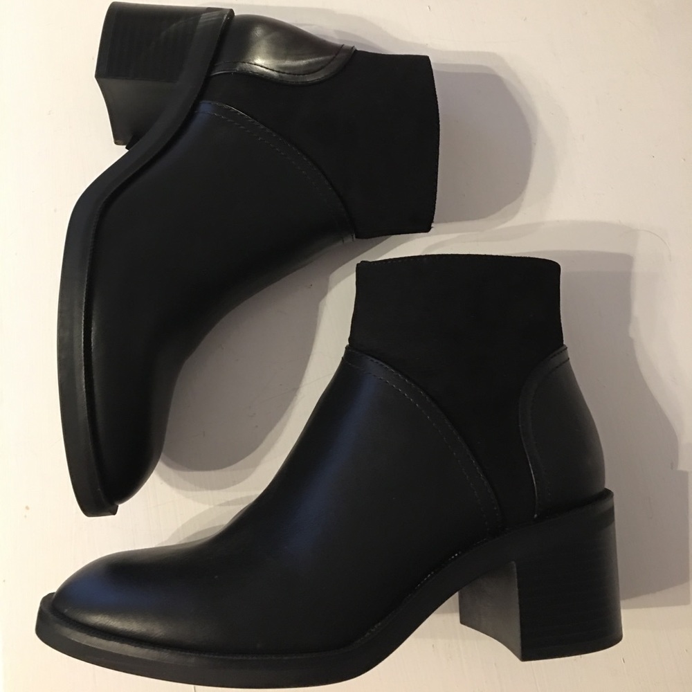 Contrast heel ankle boots