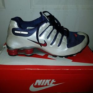 Nike Shoxs cross trainer sneakers