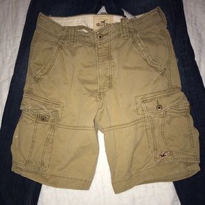 Hollister cargo shorts size 32. Perfect condition