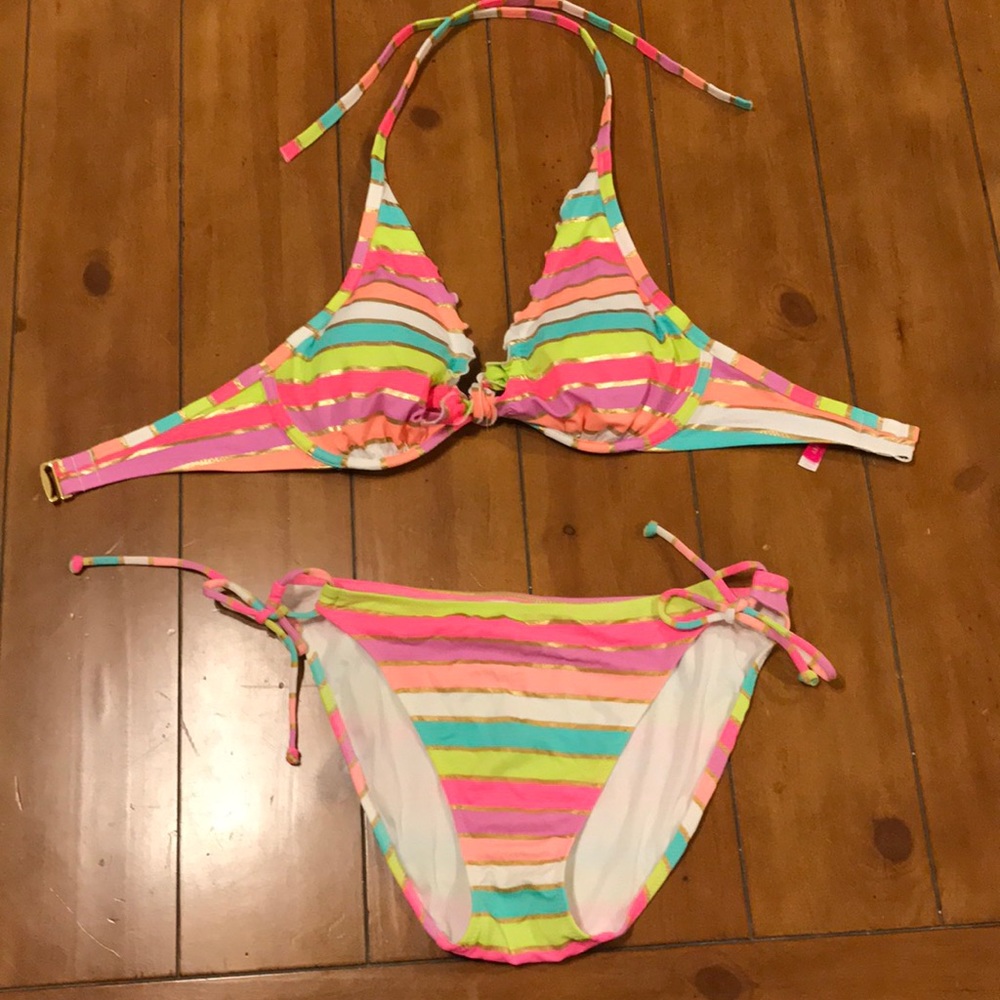 Victoria Secret underwire push up top size 32DD