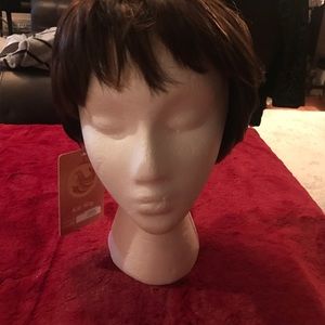 Brown short wig never worn
