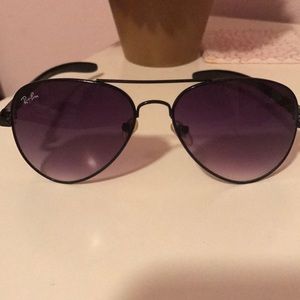 AUTHENTIC RAY BAN AVIATORS!!! NWOT