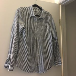 Old Navy gray and white seersucker L
