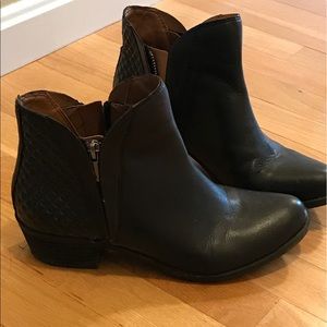 Lucky Brand black leather quilted ankle bootie
