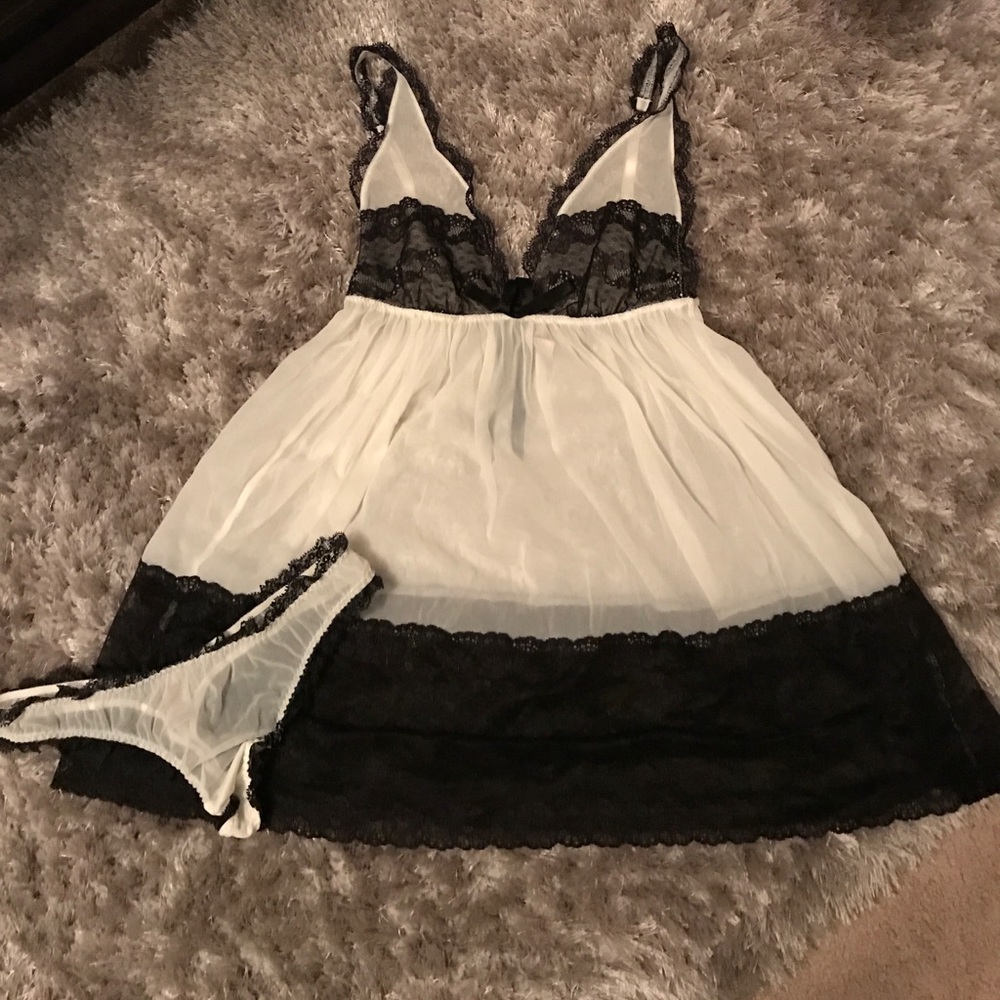Victoria's Secret Lingerie NWOT Small