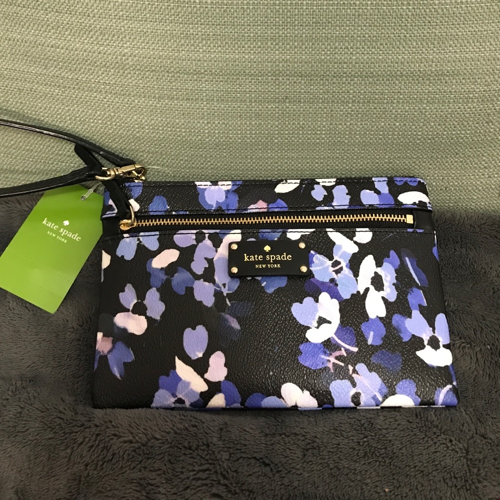 NWT Kate Spade ♠️ Wristlet. Tinie Grove Street