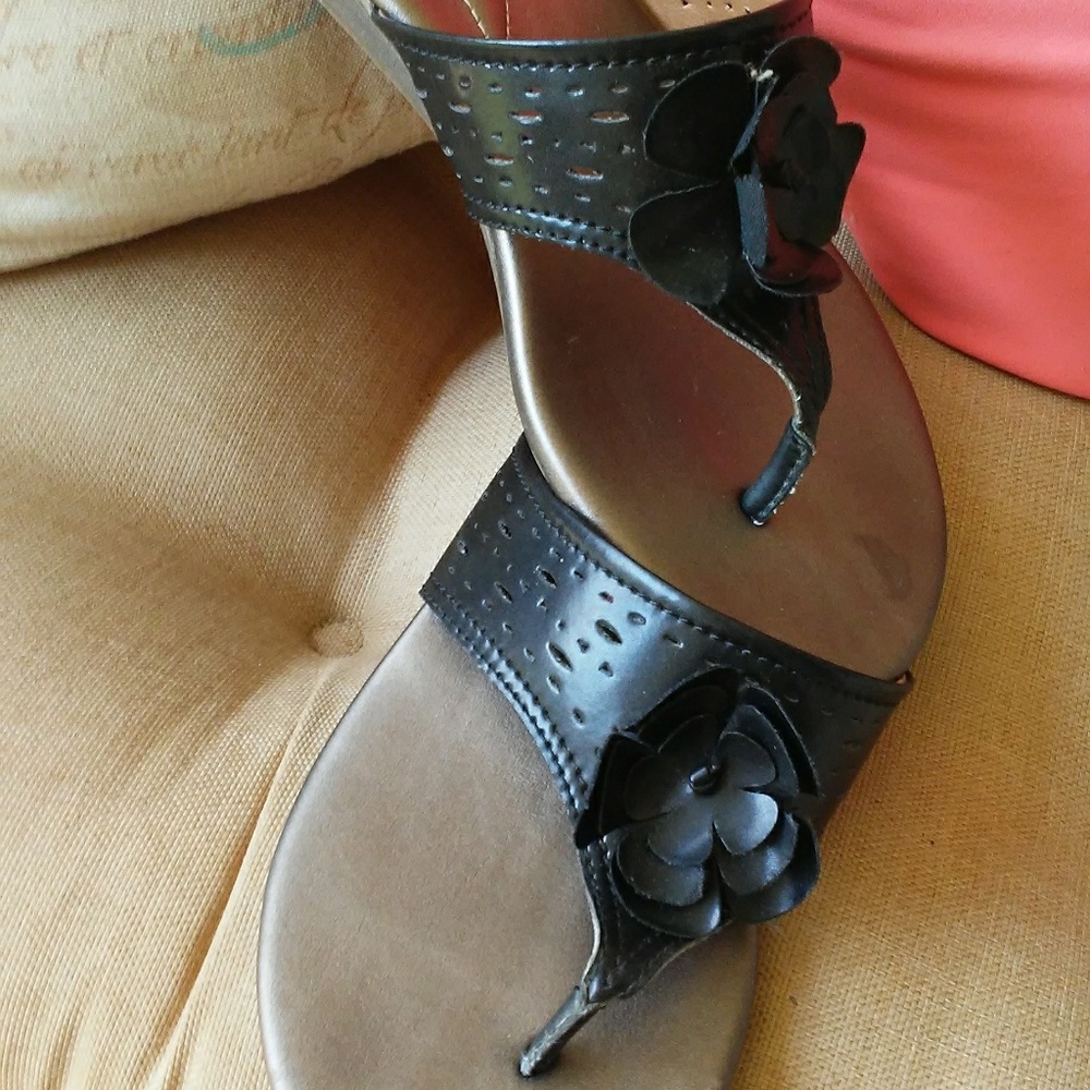 Black sandal