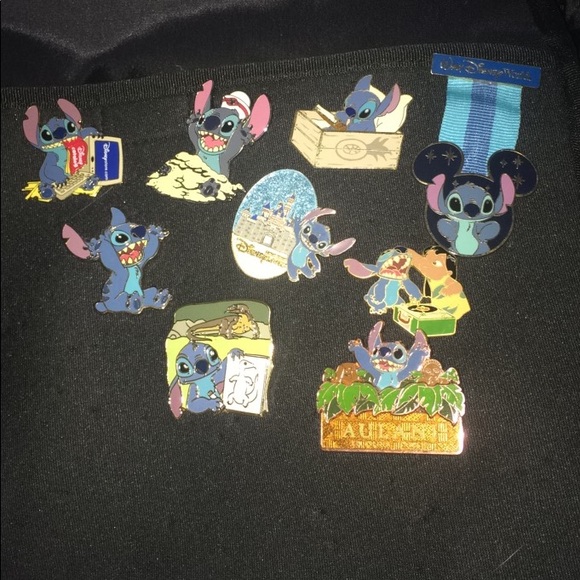 Disney Pins - Picture 1 of 1