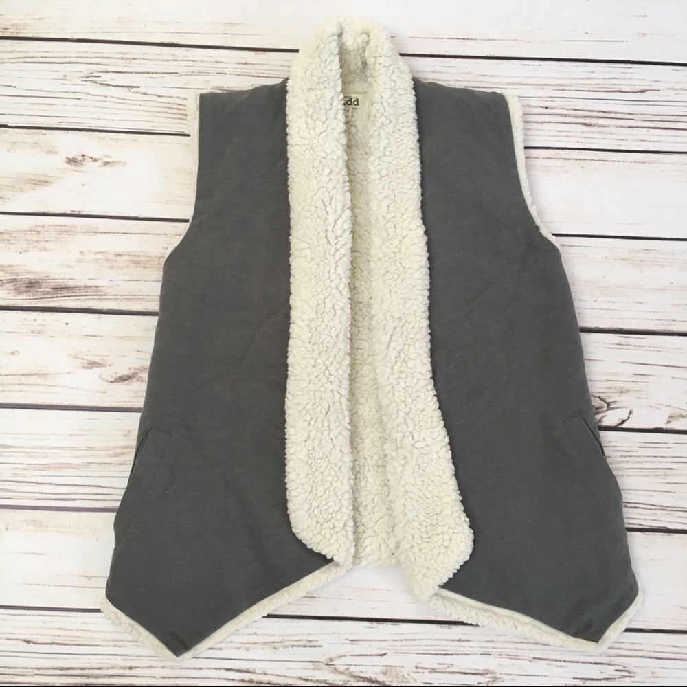 Chic Kids Cozy Vest.