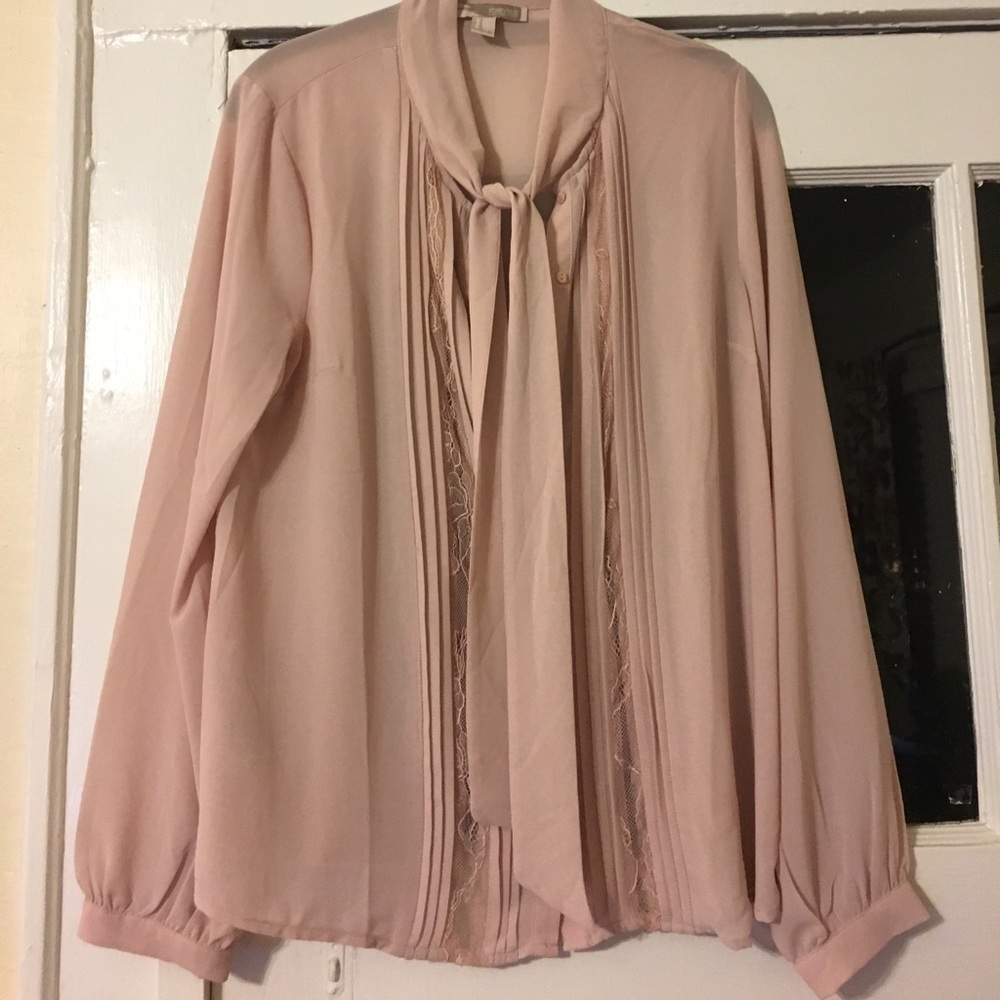 Forever21 blush blouse with bow
