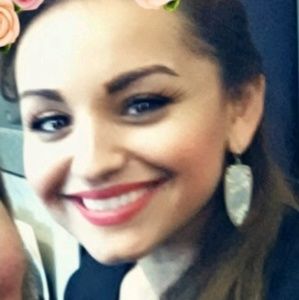 Meet your Posher, Danielle