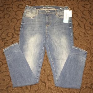 Old Navy Rockstar skinny NWT size 12 jeans
