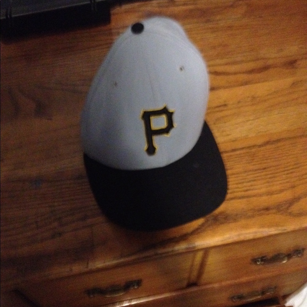 MLB pirates hat